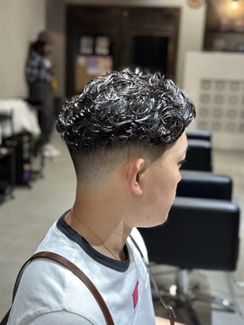 ミオ ベガ(Mio'' VEGA) フェードパーマ