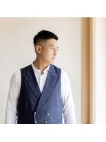 ガニメデ(GANYMEDE)&nbsp;スキンフェード×アップバングショート <都島><メンズサロン>