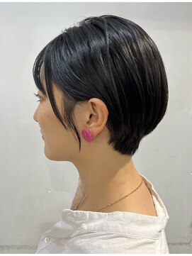 スタンス(stance) 柔らかい質感を残したモードショートスタイル