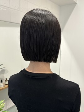 ラフ 立川(Laff) 切りっぱなしボブミニボブぱつっとボブ暗髪ボブ/前下がりボブ