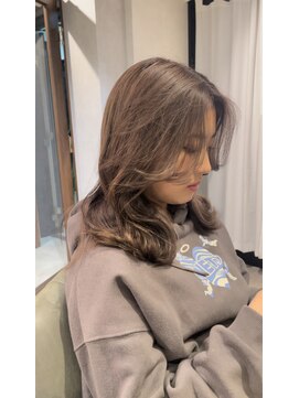 パルタージュ大宮イースト (PaRtage 大宮 East) 『くびれシルエット』人気くびれレイヤー