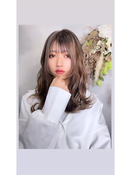 ハロー(...Hello) レイヤーカット ロングウルフ 顔周りカット コテ巻き