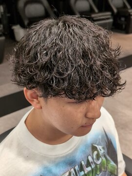 プルーブトウキョウ 渋谷(PROVE TOKYO) 波巻きスパイラルパーマラウンドマッシュ刈り上げメンズ