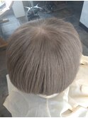 白髪を活かした透明感抜群♪ミルクティーカラーショート♪