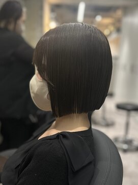 イルダバイグラッシー センター北(iluda by glassi) マットベージュ×ぱつっとボブ《高倉》