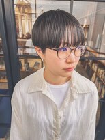 ニイ(nii.)&nbsp;ダブルカラー/スモーキーベージュ/切りっぱなしマッシュショート