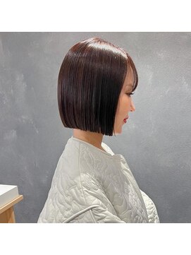 トレ バイ ソイ 大阪梅田(tre by soi) パツッしたライン感がお洒落な切りっぱなしBob♪