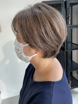 ノア(noa.) 『明るい白髪染め』ハイトーンベージュグレイカラー