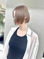 ディア(.eer) ブリーチ1回♪透明感ミルクティーグレージュ×ショートボブ