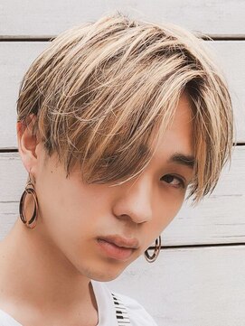 オーシャントーキョー ホワイト 原宿(OCEAN TOKYO WHITE) メンズ　センターパート　金髪