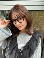 ホフ 大阪心斎橋店(F.O.F) ベージュインナーカラーショートボブレイヤーミディアム前髪