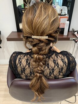 アットウィルヘアー(at will hair)の写真/デザイン性の高いヘアセットをご提案♪結婚式やイベントに合わせて、周りと差のつくオシャレを演出☆