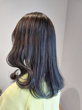 シスイ(sisui) 暗髪ハイライト