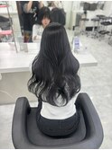 重たく見えないブラック