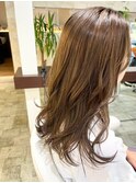 明るめ巻き髪ロングヘア