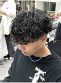 スペインカールスパイキーショートブルーブラックフェザーパーマ