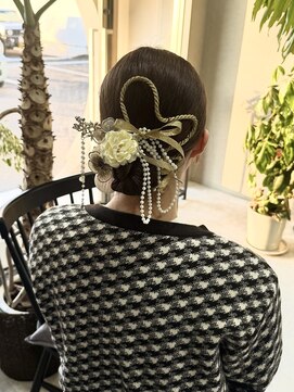 パロ(PALO) シニヨンアレンジ/タイトアレンジ