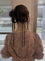 アヴェイル ヒロオ(a'vail Hiroo) 結婚式お呼ばれ二次会パーティにタイトツインヘアセット