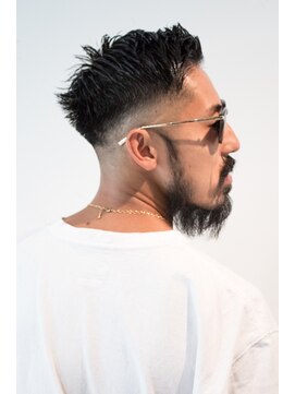 メリケンバーバーショップ コウベ(MERICAN BARBERSHOP KOBE) ７３スキンフェードウェットビジカジスタイル