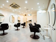 アグ ヘアー ムーミ 西葛西店(Agu hair Muumit)の雰囲気（ゆったり寛げる居心地の良い空間です。）