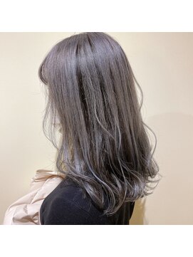 美容室 アイディー i-dee ホワイトグレーハイライト