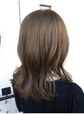 くすみベージュ