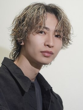 オーシャントーキョー(OCEAN TOKYO) "スーツ短髪ツーブロック束感モテる黒髪シークレットパーマ流行"