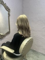 フッタ(Futta)&nbsp;ミディアムレイヤー【ダブルカラー】【ブリーチ】【西武新宿駅】