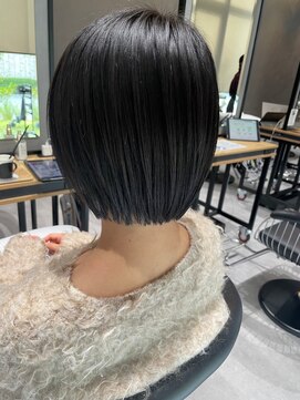 ピカイチ(pikaichi) *pikAicHi*黒髪ショート