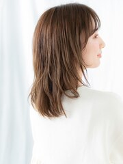 ことりベージュツヤ髪ゆる巻きミディc古河20代30代40代