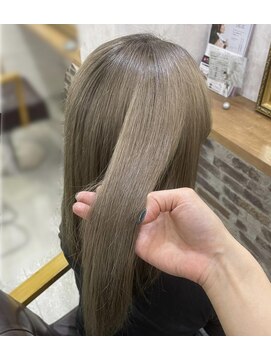 クラビス(CLAVIS) くすみベージュカラー◎