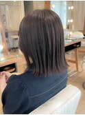 切りっぱなしボブ　透け感ベージュカラー