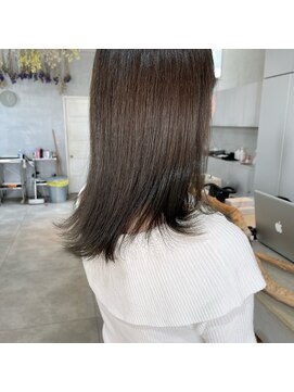 ミント(mint) 赤味除去！オリーブグレージュで透明感を！