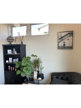 大型店が苦手な方でもくつろげる、女性スタイリスト1人の落ち着いた雰囲気のプライベートサロンです＊