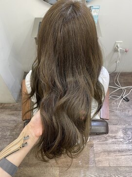 エレナ バイ アルテフィーチェ(elena by artefice) 明るめ！大人気オリーブベージュ