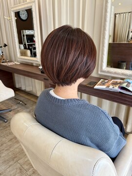 ヘアデザインスペース イチエ(hair design space i chi e) ピンク系カラーで艶感UP!上品な丸みフォルムのショートスタイル