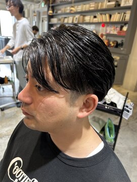 ハングアウト(Hangout) 爽やか/センターパート/刈り上げ