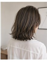 アースオーセンティック 小平店(EARTH Authentic)&nbsp;白髪ぼかしハイライト×外ハネミディボブ