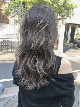 ミィ 浦和(mee) 【mee.】ナチュラルグラデーション グレージュ