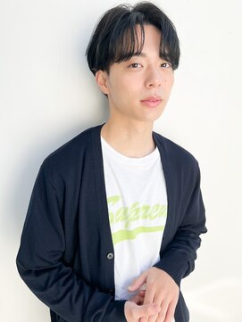 ジョエミバイアンアミ(joemi by Un ami) (joemi 新宿)短めセンターパートさっぱり刈り上げマッシュ　近江