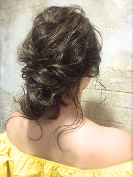 クシュ 所沢東口店(kusyu...) シニヨン/三つ編み/ポニーテール/お団子ポンパドール/編み込み