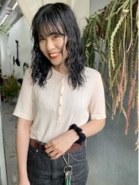 フィン(fin,) Ayato/美髪/ホワイトグレージュ/ネビージュ/こなれミディ/パーマ