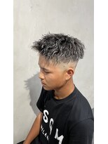 クロー(CROW)&nbsp;スキンフェード×ツイストスパイラル×ホワイトハイライト