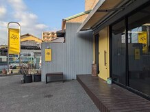 カンファー(camph re)の雰囲気（旧国道沿いにあるお店です。アテオの近くです♪）
