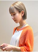 ハイトーン ブリーチ 抜きっぱなしブロンド 切りっぱなしボブ