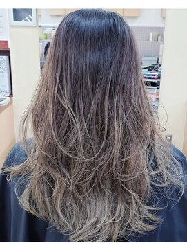 イッツマイン 毛呂山(IT’S MINE) カットハイグラデーション