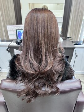 ヴィサージュクオン(VISAGE Quon) 艶めくラベンダーブラウンカラーで大人可愛い印象に