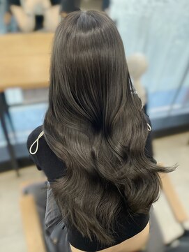 アリュウル 表参道 青山(Allure) 赤み除去カラー*オリーブグレージュ×レイヤーカット◯伊藤