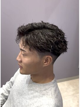 ヘーゼル 博多(HAZEL.) ツイストスパイラルパーマ/ショートセンターパート