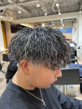 ルースト 渋谷店(ROOST) MEN’S HAIR/波巻ツイストスパイラル/フェザーパーマ/眉毛/